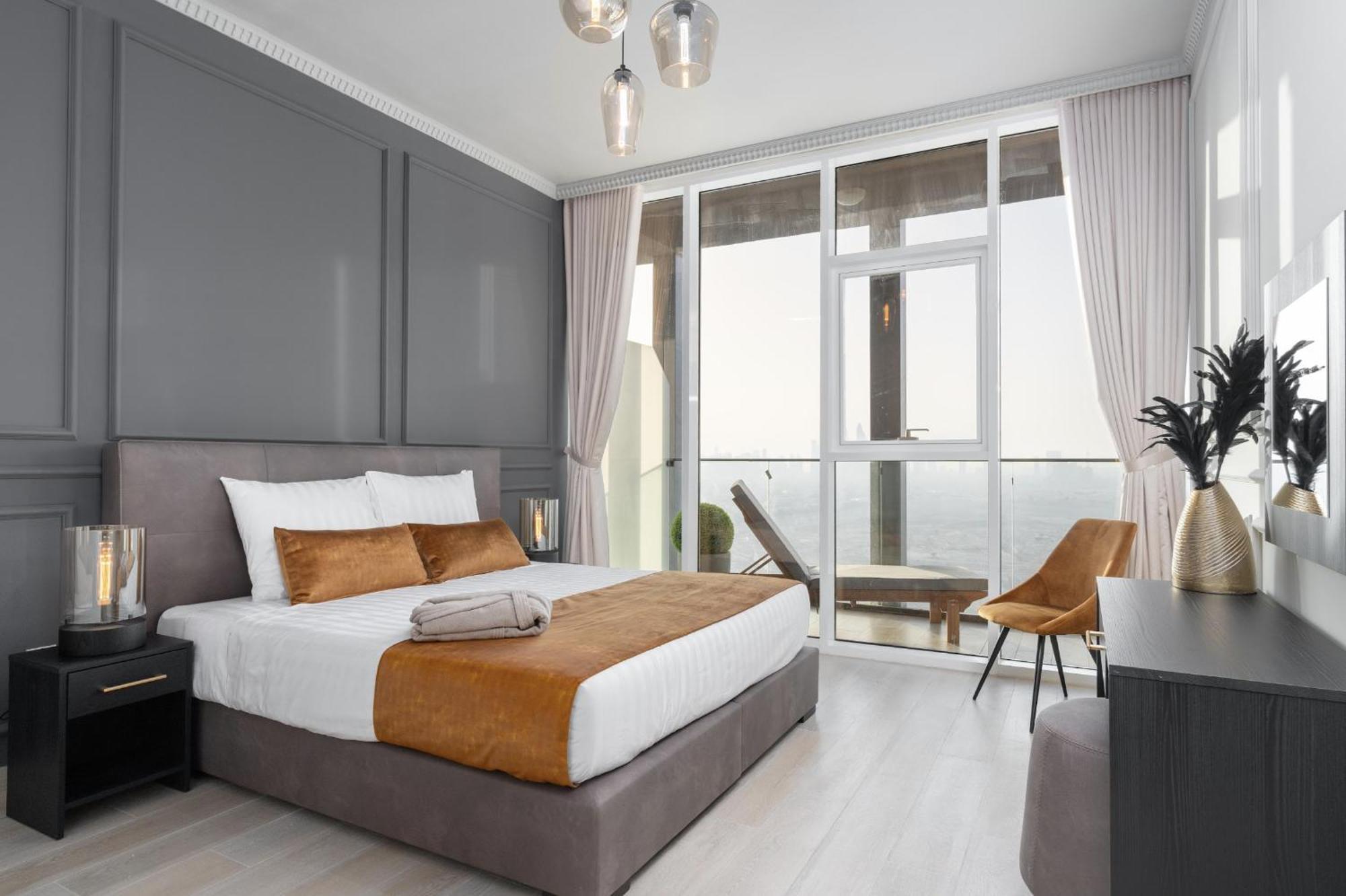 Blvd - Upgraded Highrise Suites *