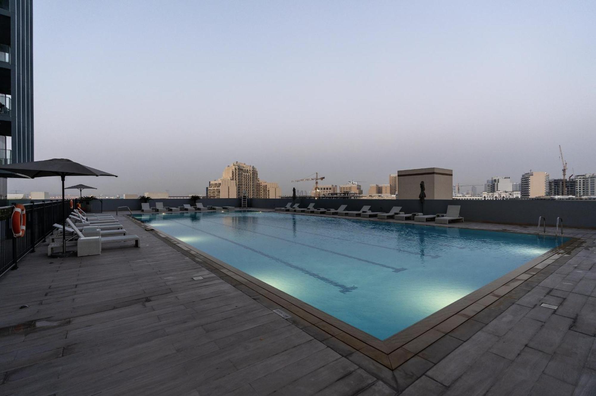 Apartment Blvd - Upgraded Highrise Suites