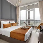 Blvd - Upgraded Highrise Suites