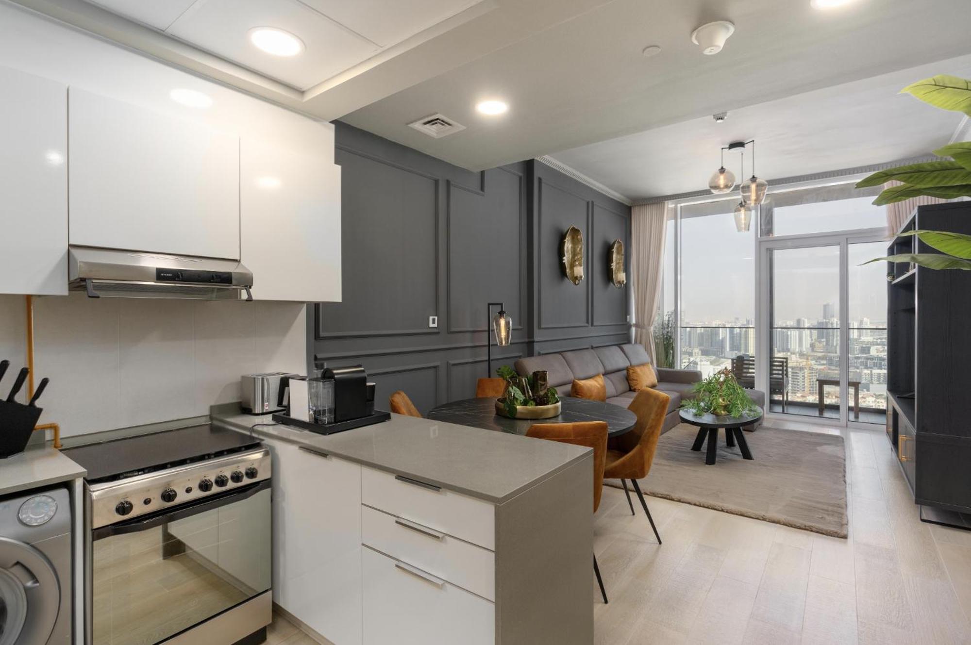 Blvd - Upgraded Highrise Suites
