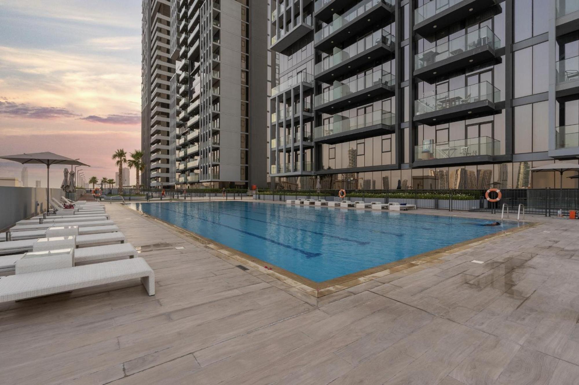 Blvd - Upgraded Highrise Suites Apartment Dubai